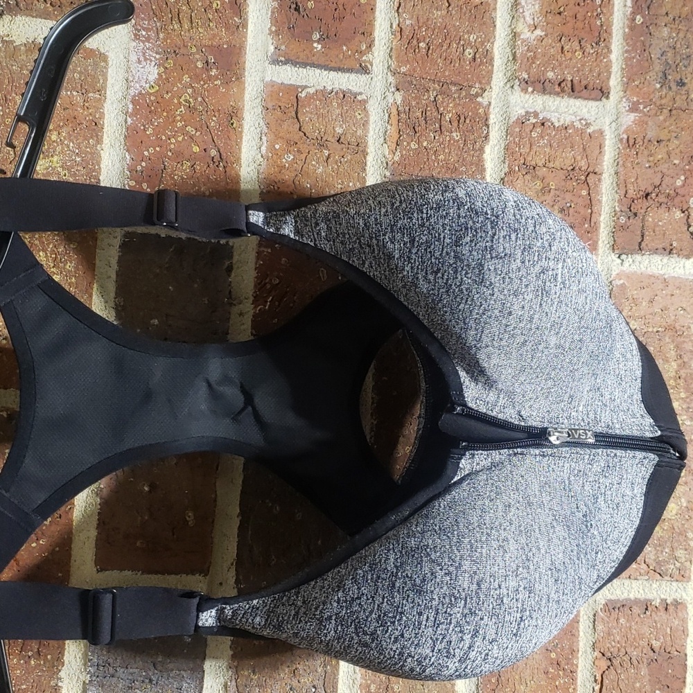 VSX sports bra